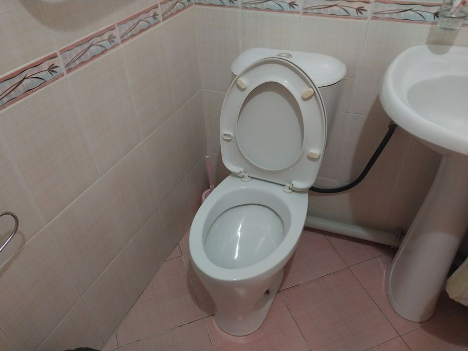 Унитазы,раковины