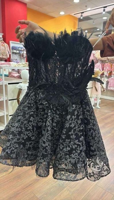 Официална къса рокля с пера