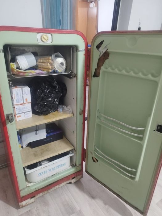 Продам холодильник СССР