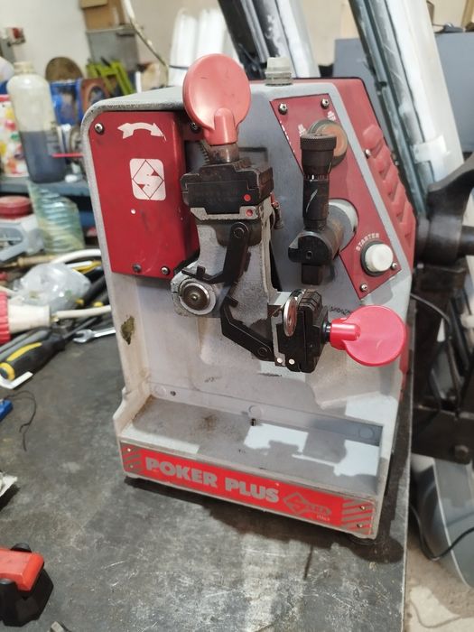 Автоматична секретна ключарска машина Silca Poker Plus