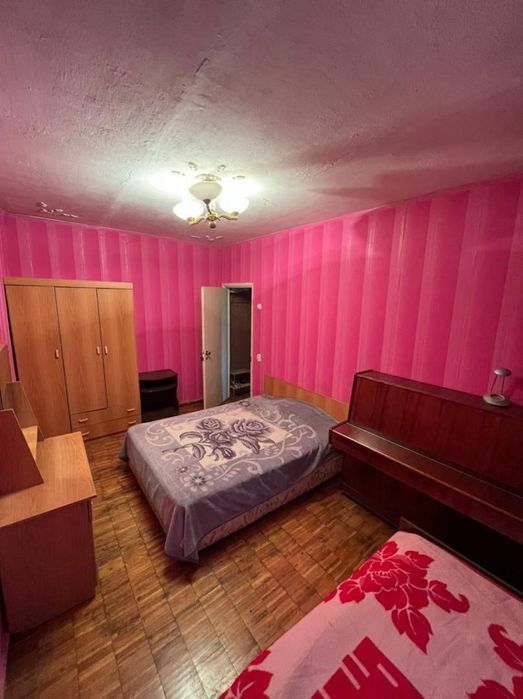 Metro Oybek srochna arenda