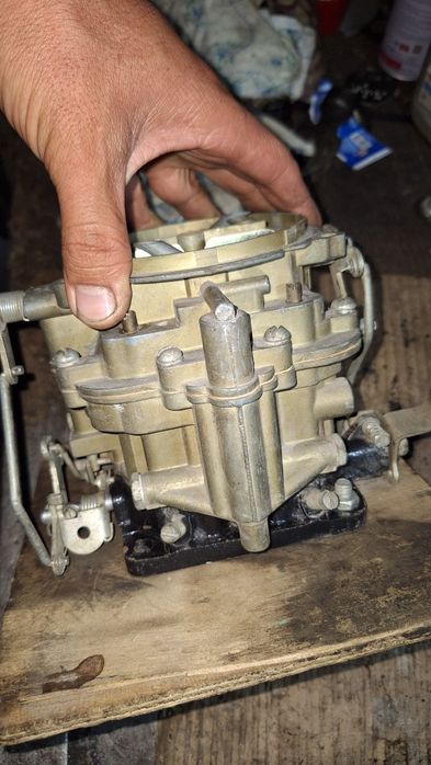 Нови чайка кабратор