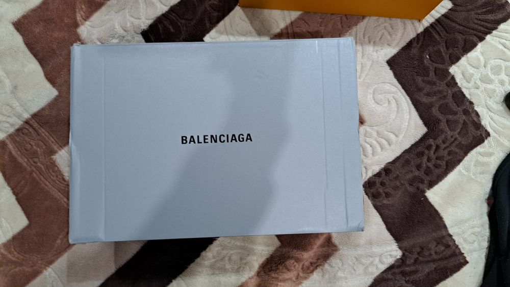 Balenciaga track led