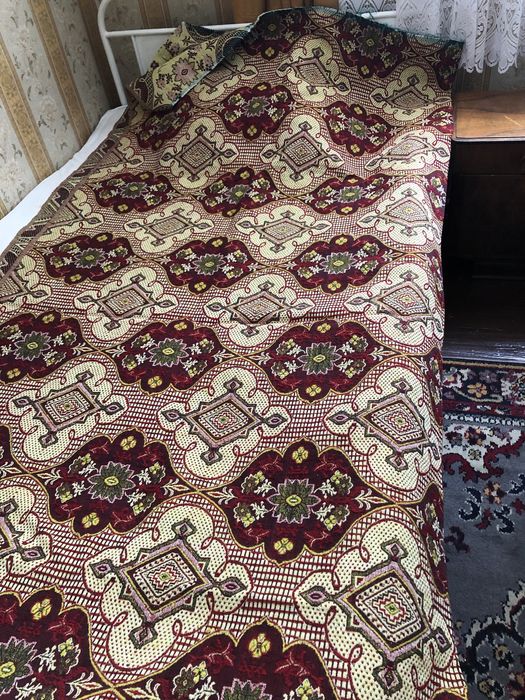 Ръчно изработени черги, покривала за легла