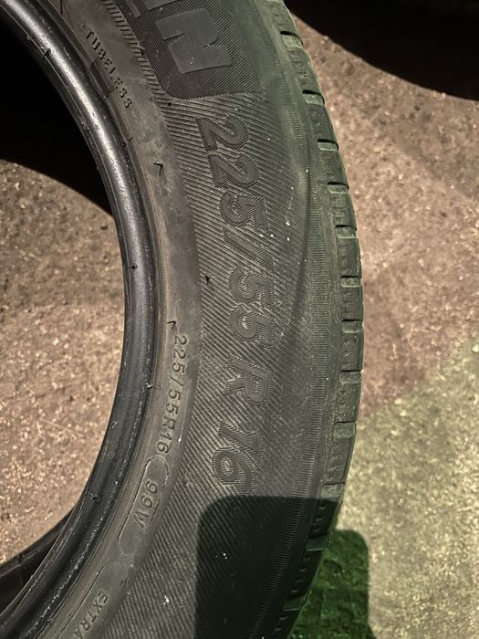 Продам 2 шины Michelin 225/55/R16