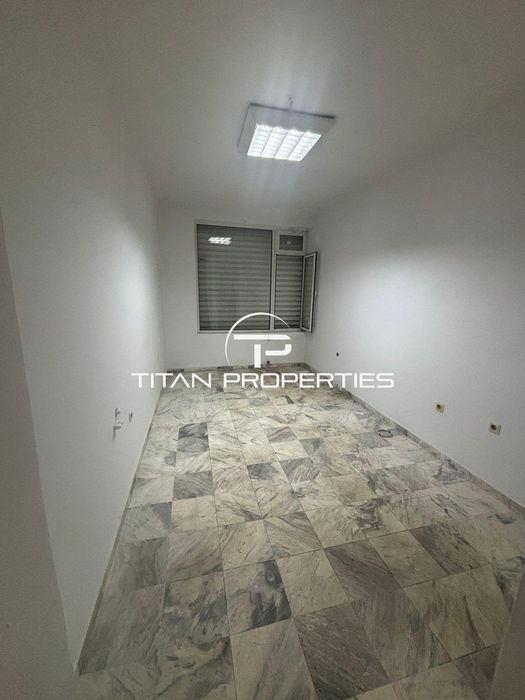 Дава се под наем Магазин в Бургас, Братя Миладинови - 35 кв.м за 398.82 € - Снимка #3
