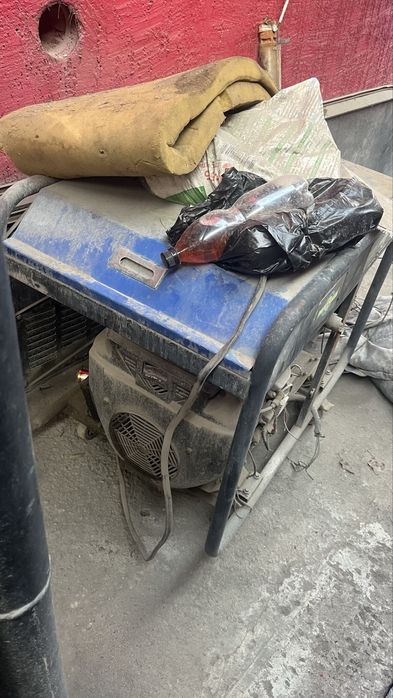 Бензиновый электро генератор