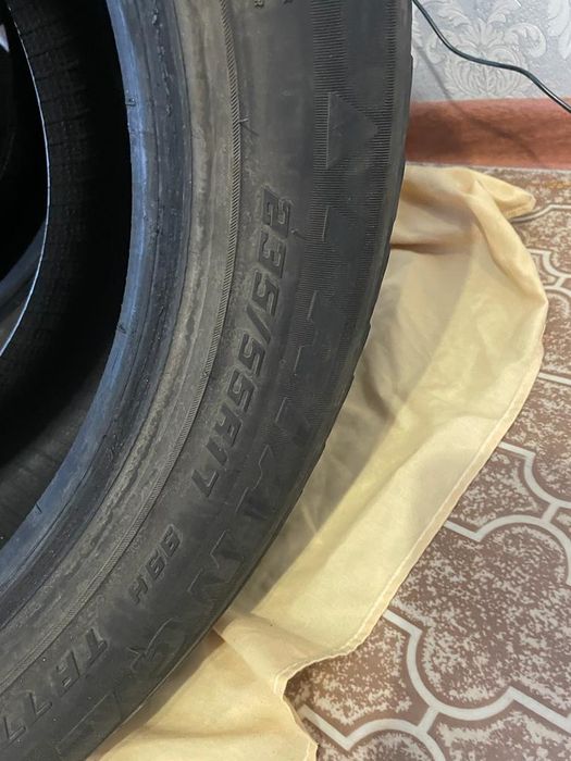 Продам шины на R17