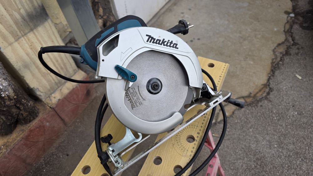Makita HS7601 Циркуляр