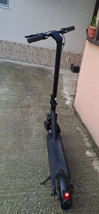 Trotinetă electrică 250W | 25 km/h | Încărcător inclus