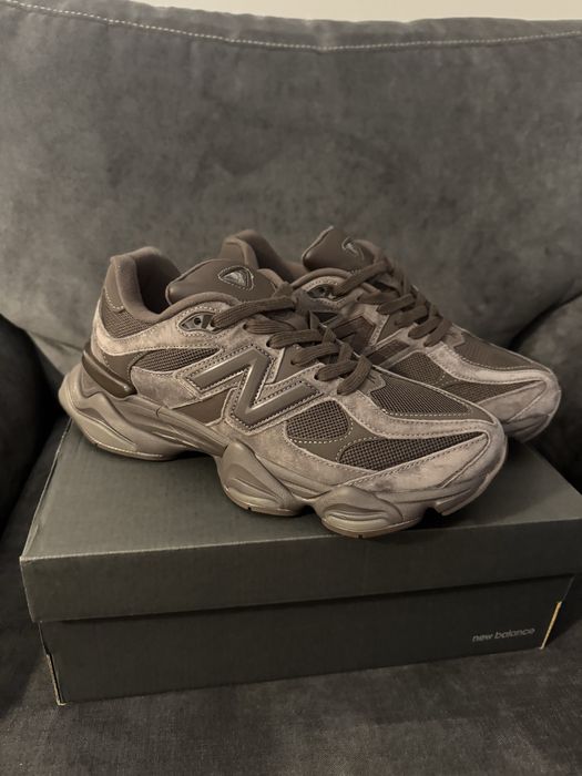 Adidasi New Balance 9060 maro