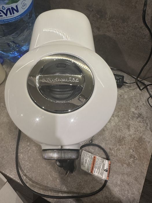 KitchenAid Magnetic Drive Blender