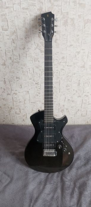 Продам электрогитару