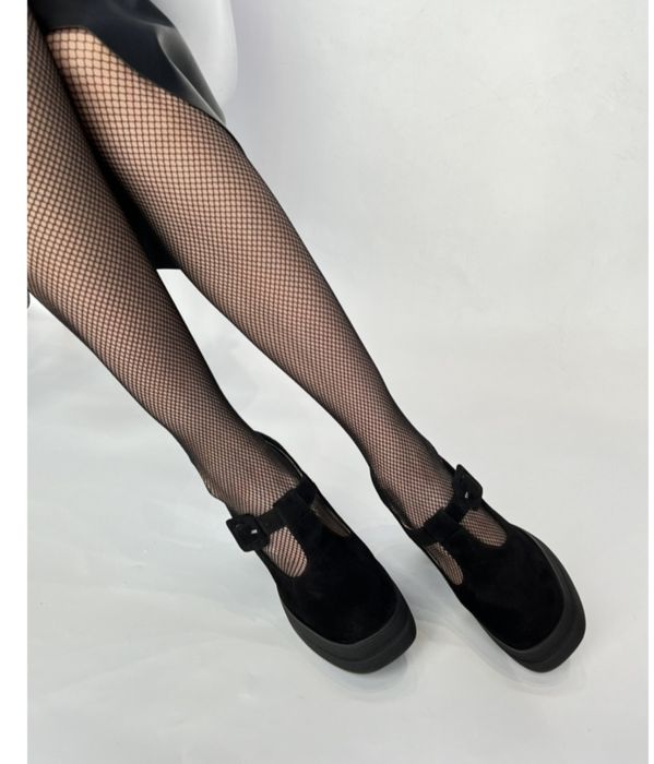 Новые  стильные туфли  из  натуральной замша на удобной платформе.