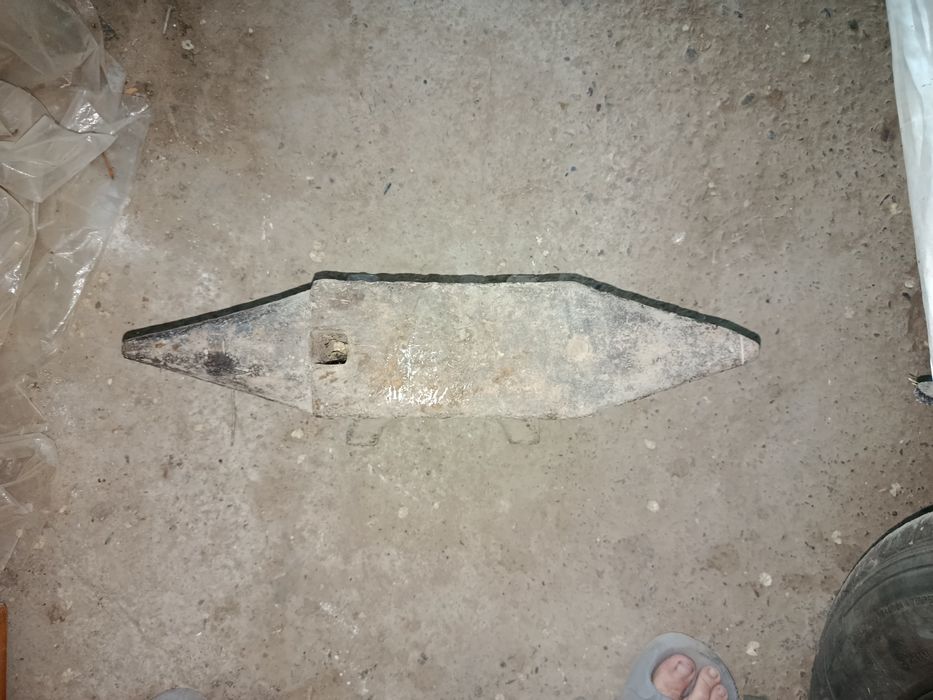 Продаётся наковальня срочно