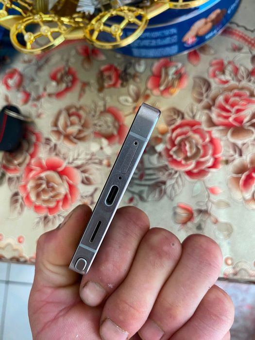 Samsung galaxy s25 ultra.