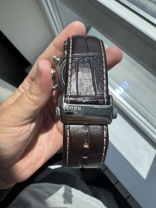 На продаже оригинальные часы Радо