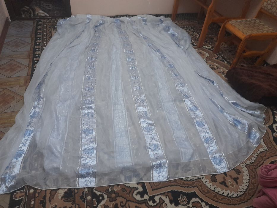 продаётся шторы в отличном состояние
