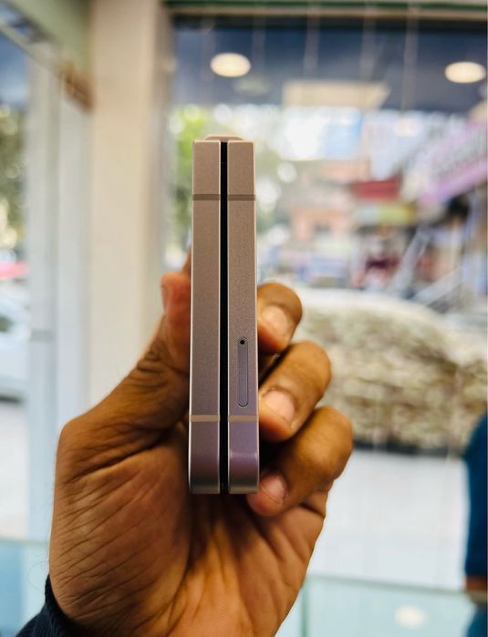 Samsung Z Flip 6 • impecabil • 256 GB • 100 % Bateria