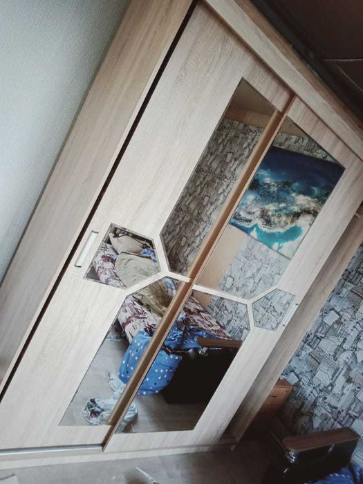 продам мебель сервант шкаф