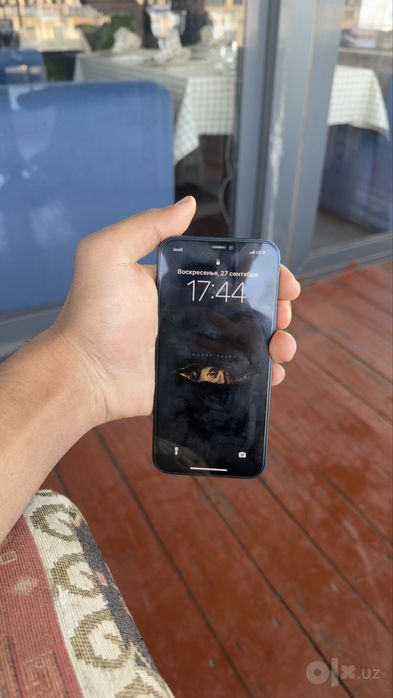 Iphone 12  64 talik 200$
