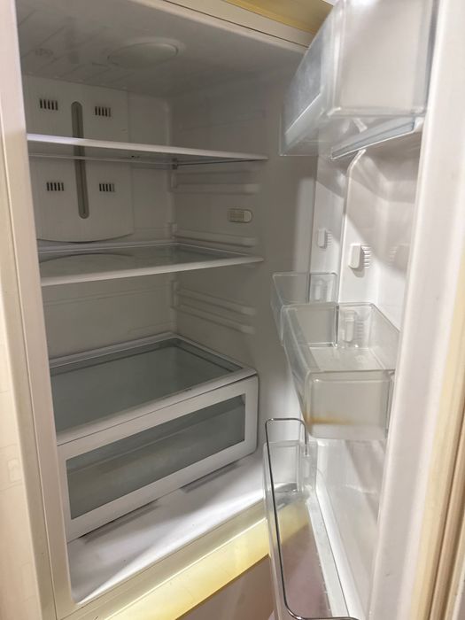 Холодильник рабочий