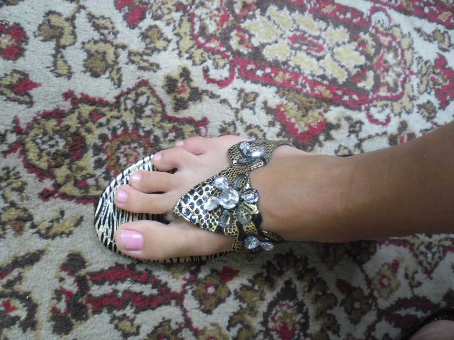 отворени черни,черни с златно обувки