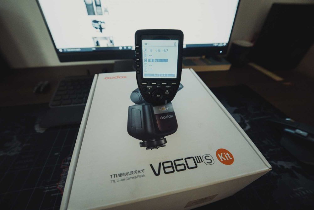 Godox V860IIIS TTL Blitz Ving pentru Sony (patina metalica) & Trigger Godox