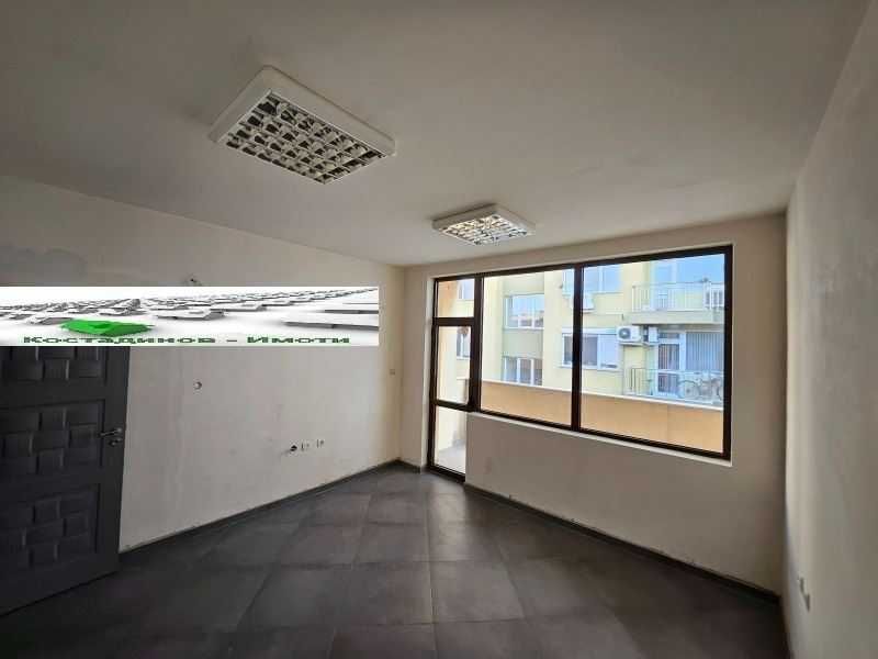 Дава се под наем Офис в Пловдив, Тракия - 98 кв.м за 663 € - Снимка #2