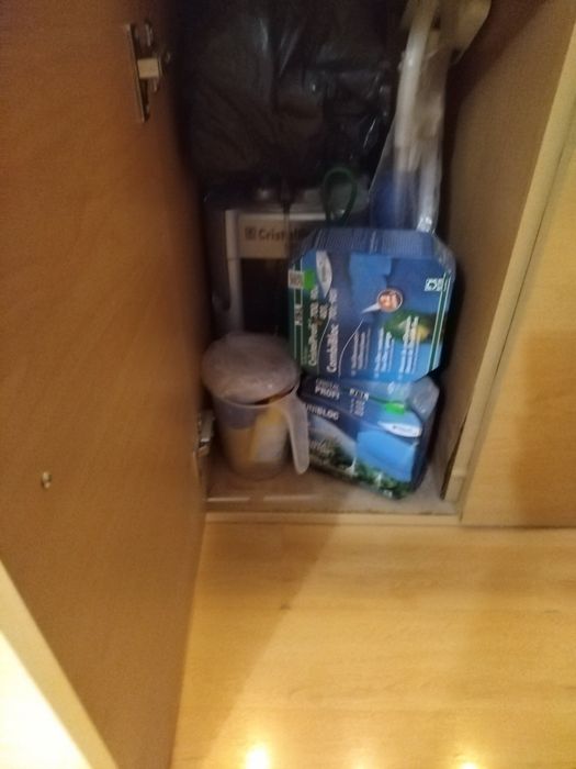 Аквариум 200л +помпа за пречистване на водата +шкафове