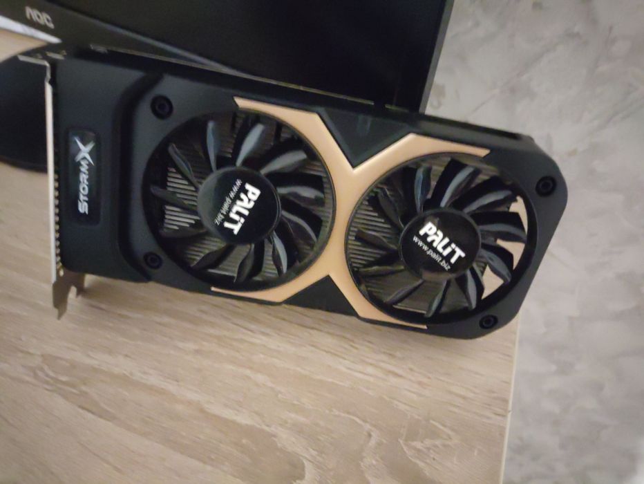 Компютър + монитор