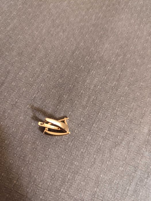 Продам Золотые сережки