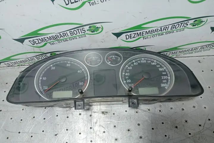 Ceasuri bord / CU PUTINA DEFECT Volkswagen VW Passat 2001
