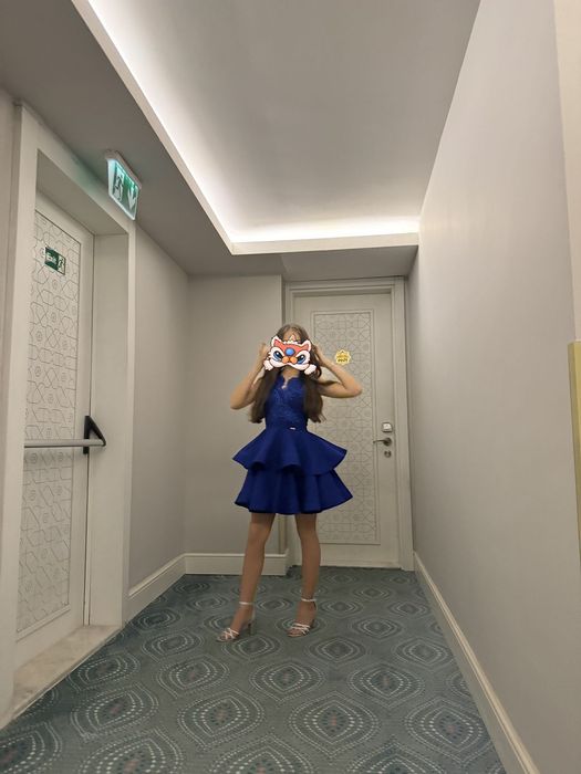 Прекрасна рокля в синьо