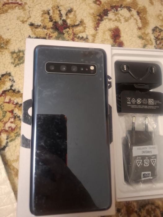 Самсунг С10 5 хорошом  состояни