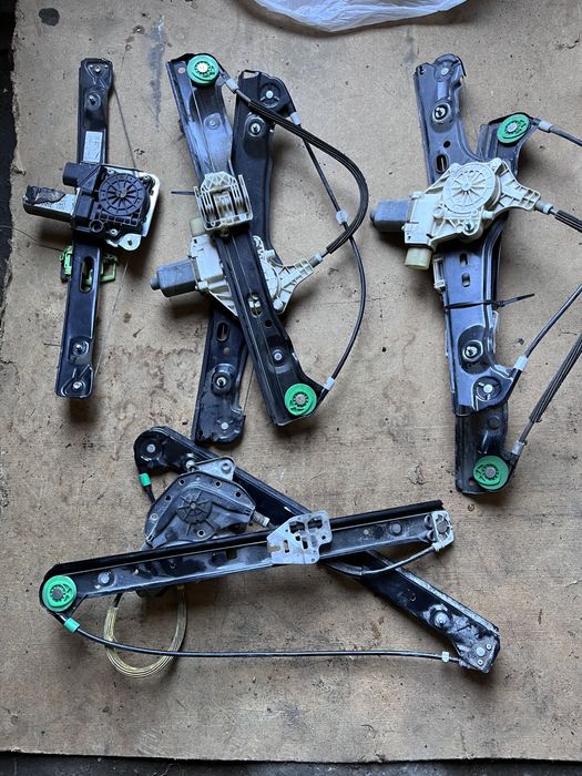 Продам запчасти на бмв е90