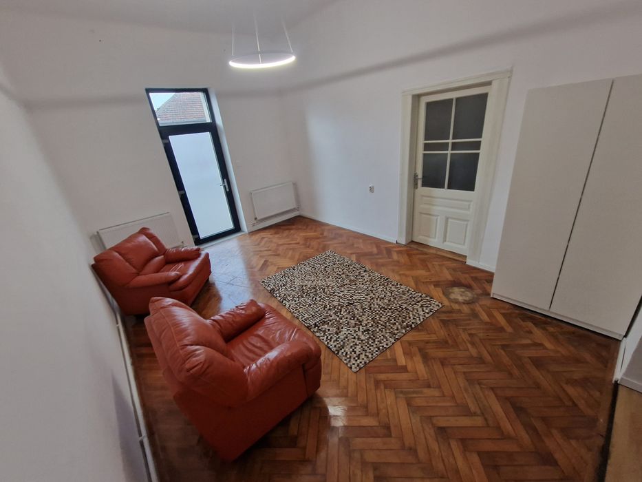 Ap 3 cam la casa acces direct din str.zonă Decebal, muncitorii