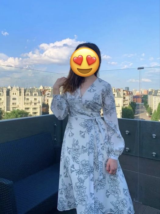Продаются платья в размере M
