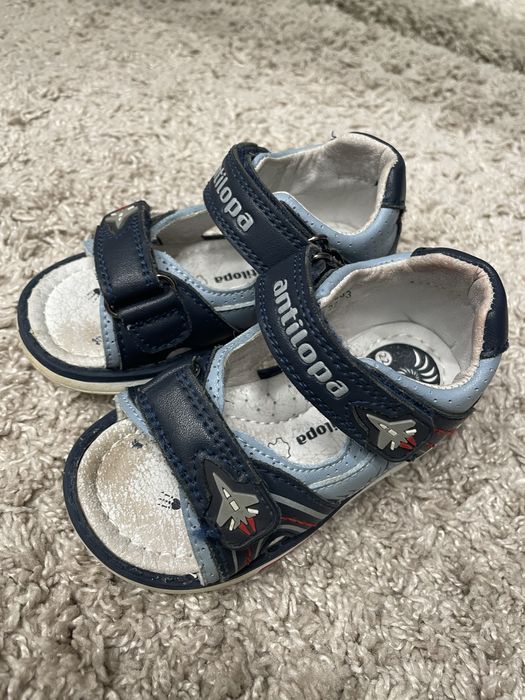 Детские сандалии