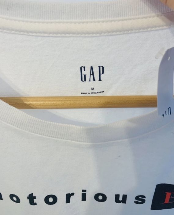 Tricou gap nou cu eticheta