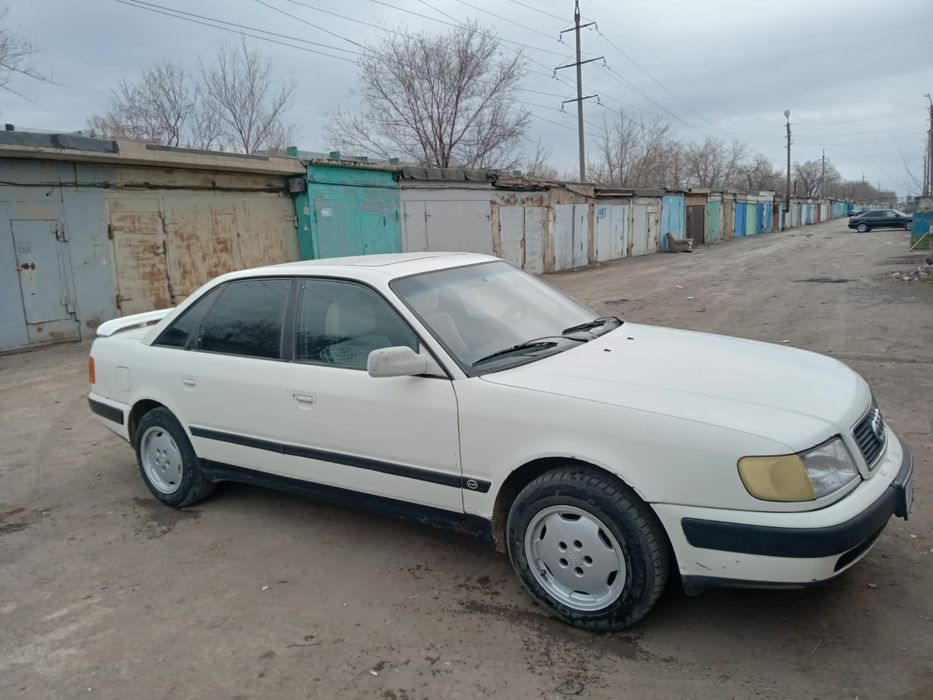Продам ауди 100 в хорошем состоянии.