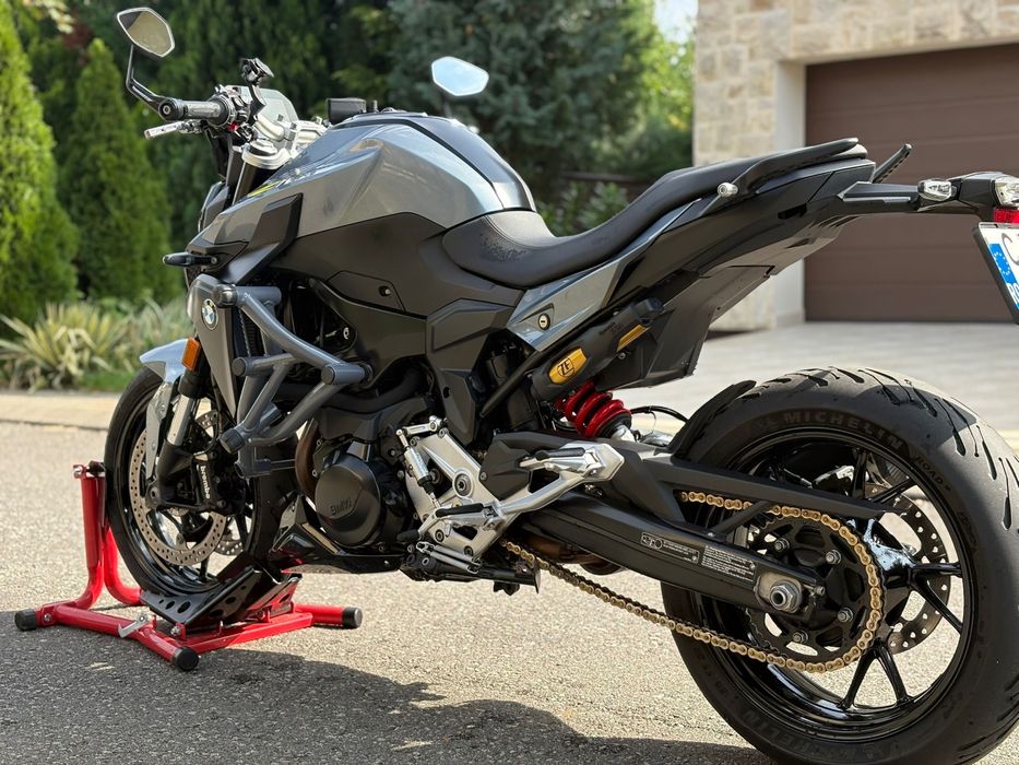Motocicleta BMW F900R