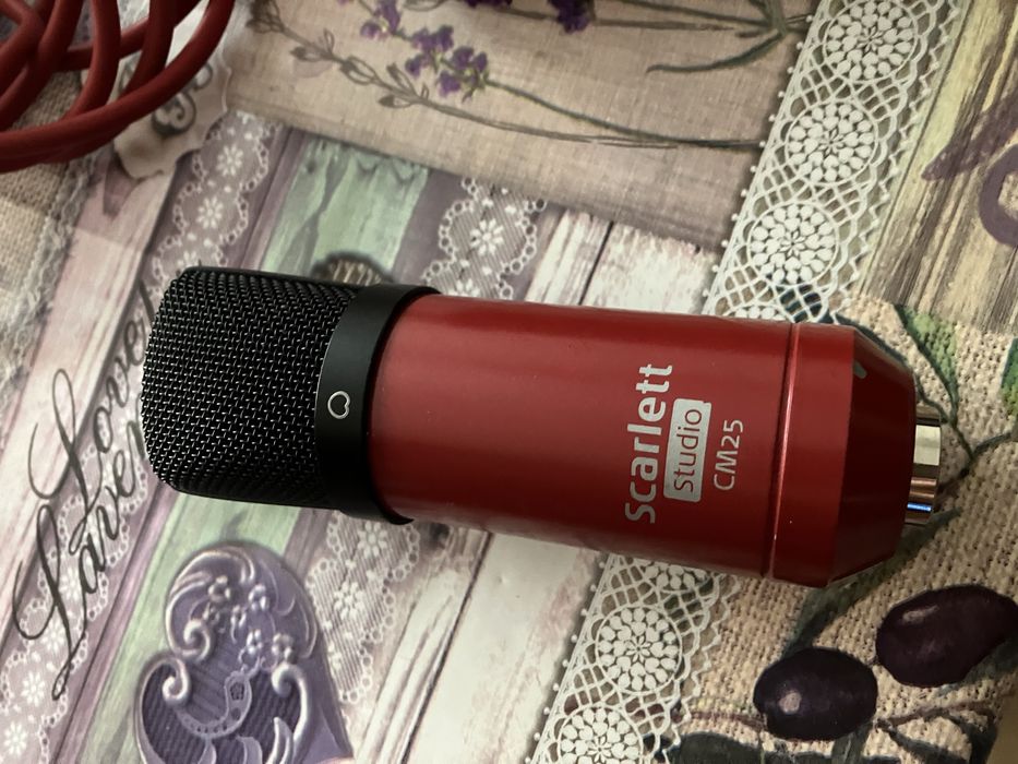 звукова карта scorlett 2i2 gen1
