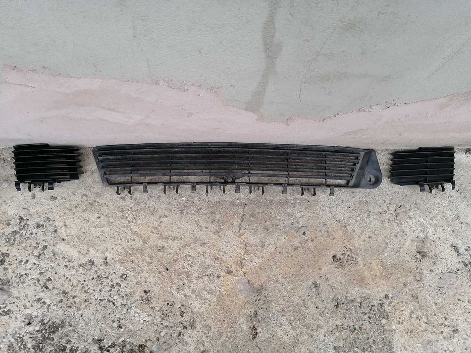 grile din bara Opel Vectra C 30 lei