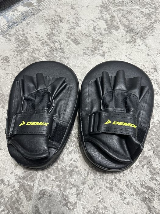 Лапы demix,черного цвета