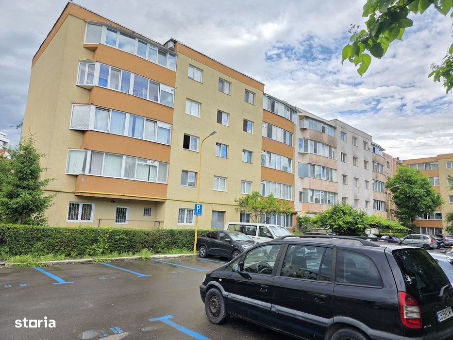 Apartament 3 camere, balcon, beci ,parcare, Brașov zona Astra — fotografia 1