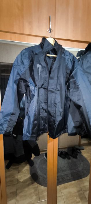 Куртки новые s 40-44