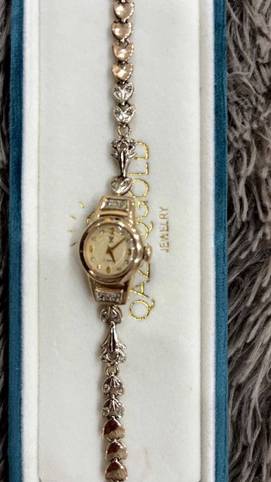 Бриллиантовые  золотые часы