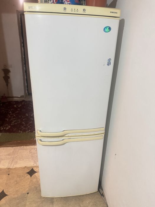 Холодильник работает отлично