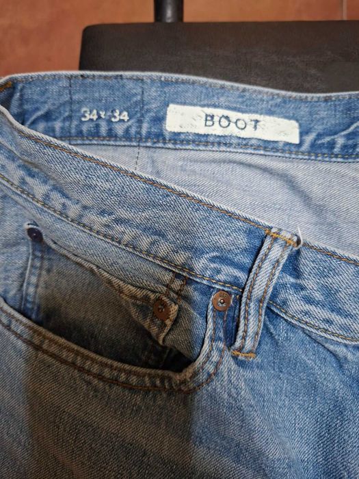 Продавам изключително запазени дънки Boot.
